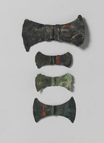 Minoan art - Bronze double-ax head 